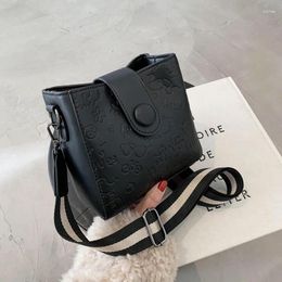 Shoulder Bags Textured Mini Bag Women Trendy Fashion Autumn And Winter Western Style Bucket Wild Single Messenger Female