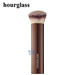 Hourglass Seamless Finish Foundation Brush Angled Foundation Makeup Brush Face Foundation Liquid Cream Stick Buffing Makeup Tool 240522