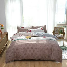 Bedding sets ic Plaid Style Duvet Cover Soft Breathable Quilt Suitable for 1 or 2 Persons H240521 F0G2