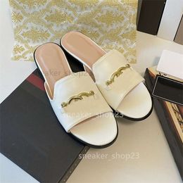 g Classic Slipper SandalsG Designer Metal Sandal Label Flat Bottom 2024 Spring/summer Open Toe Color Block Fashion Womens Shoes 3 VL6X