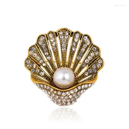 Brooches European And American Retro Rhinestone Pearl Shell Brooch High-end Personalised Temperament Coat Suit Clothing Accessories