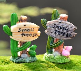 2pcs cactus signpost Figurines terrarium resin craft home Oranment fairy Garden jardim miniature bonsai Gnomes accessories5250105