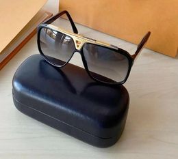 1pcs Fashion Round Sunglasses Eyewear Sun Glasses Designer Brand Black Metal Frame Dark 50mm Glass Lenses For Mens Womens with box6193802