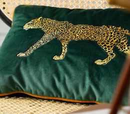 Cheetah Embroidery Pillow Case Cushion Cover Velvet Jungle Cojines Decorativos Para Sofa Green Throw Pillows Cushions Coussin6897060