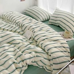 Bedding sets Green striped series printed soft bedding down duvet covers bedding flat bed sheets and girl comfort setsQ240521