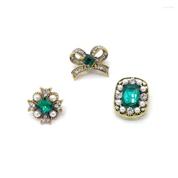 Brooches PD BROOCH 2024 Exquisite Small Three-piece Suit Green Retro Pin Jewellery Scarf Buckle