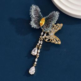 Brooches Luxurious Brooch For Women Crystal Zircon Butterfly Tassel Charms Hollow Animal Insect Pin Clothing Accessories Jewelry