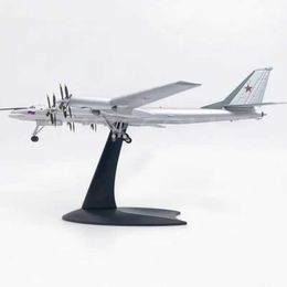 Aircraft Modle 1/200 Scale Russia Air Force Tupolev TU-95 TU95 Bear Type Strategic Diecast Alloy Metal Replica Aircraft Model Toy F Collection Y240522