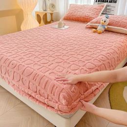 Bedding sets WOSTAR Warm winter plush fitted sheet elastic mattress protector cover fluffy coral fleece bedsheet single double bed king size H240521 ZXQ3