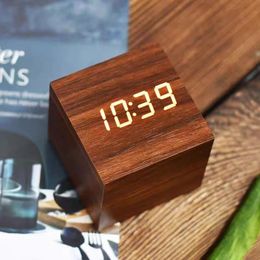 Wooden Digital Alarm Clock with Temperature Cube Art Ornaments Decoration Supplies USBAAA Powered Electronic Desktop Clocks 240514