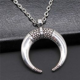 Hänge halsband Punk Witch Horn Crescent Pendant Halsband Mens Half Moon Necklace Crescent Halsband D240522