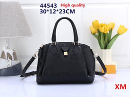 Designer Top quality Shell bag embossed Leather tote Womens Luxury handbag Shoulder bag strap Purse wallet Crossbody Clutch Bags For Girls Party Bag