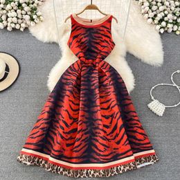 Casual Dresses Retro-style Temperament Round Neck Leopard Print Waist Slimming Sleeveless A-line Dress