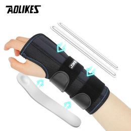 AOLIKES 1PCS for Carpal Tunnel Relief Night Support,Support Hand Brace with 3 Stays,Adjustable Wrist Support Splint L2405