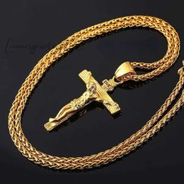 Religious Jesus Cross Necklace for Men Fashion Gold Cross Pendent with Chain Necklace Jewelry Gifts for Men Pendant