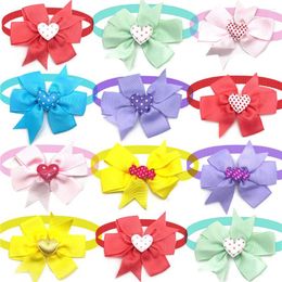 Dog Apparel 50/100pcs Valentine's Day Lovely Bows Heart Style Bowties Pet Grooming Products Puppy Doggy Accessories Cat