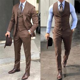 Brown Classic Men Suit 3 Pieces Tuxedo Lapel Groomsmen Wedding Suits Set Fashion Men Business Blazer JacketPantsVest 240507
