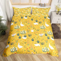 Bedding sets Cute Duck Duvet Cover Cartoon Yellow Set for Kids Boys Girls Comforter Animal Quilt with 2 case H240521 GXIN