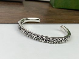 Pulseira designer de pulseira moda moda de luxo judeu titânio aço 18k diamante banhado a ouro para mulheres pulseiras prateadas jóias de designer clássico g retro
