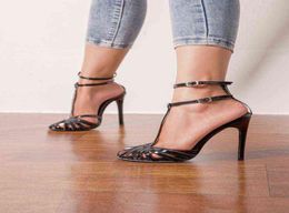 Черные патентные шпильки высокие каблуки женские сандалии вокруг лодыжки для лодыжки.