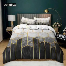 Bedding sets Honeycomb down duvet cover set large geometric bedding ultra-fine fiber gold hexagonal comfort cover black gradient duvet coverQ240521