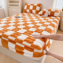 Bedding sets WOSTAR Soft warm plush mattress protector cover winter couple 2 people black white plaid elastic fitted sheet bed protection pad H240521 O198