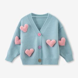 Flickor tröjor täcker tredimensionell kärlek stickad cardigan jacka hösten vinter baby flicka kläder koreanska barnkläder 2-8y L2405 L2405