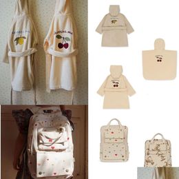 Towels Robes Flower Girl Robe Ks Brand Bathrobe Baby Swimming Hooded Kids Clothes Boys Sleepwear Kimono Children School Bag 231221 Dro Otb5I