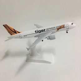 Aircraft Modle JASON TUTU 20cm aircraft model Tiger Airlines Airbus A320 aircraft model 1 300 die cast metal aircraft toy S5452138