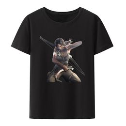 Tomb Raider Lara Croft Gun Holding Black White Print T Shirt Creative Women Anime Graphic Tees Men Popular Hipster Streetwear