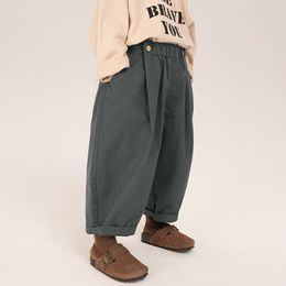 Dzieci Odzież Boys 2024 Nowa wiosenna i jesienna luźna w stylu koreański stały kolor Casual Proste spodnie L2405