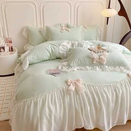 Bedding sets French princess style bedding with ruffled lace bow romantic bedding decoration womens bedroom bedding 4 piecesQ240521