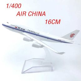 Aircraft Modle Dietcast Airplane Model Air CHINA B747 Aviation Gifts Collectable Static Display Adult Collect Plane Toys for Boys 16cm S2452204