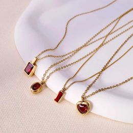 Pendant Necklaces Wild and trendless red zircon crystal pendants stainless steel necklaces luxurious and exquisite womens wedding Jewellery d240522