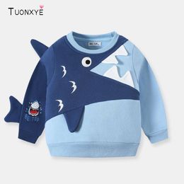 Tuonxye kış erkekler uzun kollu sweatshirts Veet sevimli karikatür köpekbalığı nakış yumuşak pamuk bebek çocuklarının kazak giysileri L2405 L2405