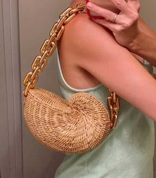 Evening Bags 2014 Thick Chain Rattan Conch Womens Shoulder Bag Design Willow Womens Handbag Luxury Summer Beach Straw Bag Bali Wallet J240522