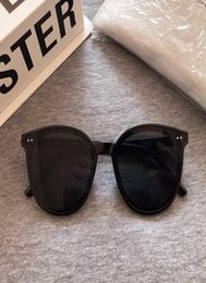 Sunglasses 2022 Korean Star Fashion Women Round Frame Sun Glasses Men Luxury Package Solo9425242