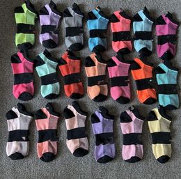 New Women Socks Adult Cotton Short Ankle Socks Sports Basketball Soccer Teenagers Cheerleader New Sytle Girls Women Sock with Tags6330212