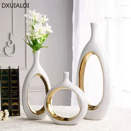 Vases DXUIALOI Modern Simplicity White Vase Decoration Ceramic Handicraft Hollow Artist's Living Room Flower Arrangement Decor