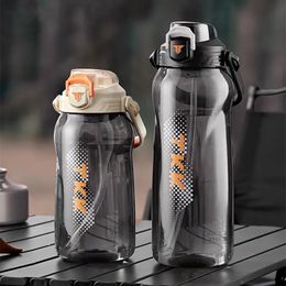 1.5L/2.0L high-quality Tritan material water bottle with straw portable and durable fitness outdoor sports drink bottle240521