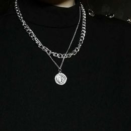 Pendant Necklaces Punk Retro Portrait Coin Pendant Necklace Womens Hip Hop Silver Multi layered Short Fat Chain Necklace Fashion Jewelry d240522