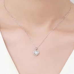 Pendant Necklaces Sparkling Zircon Heart shaped Pendant Necklace Suitable for Women Silver Jewellery Wedding Anniversary Party Bride Chain G