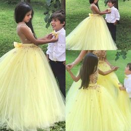 2019 Ball Gown Yellow Flower Flower girls Dresses for Wedding Cute Floor Length 3D Flowers Princess Gown Puffy Tulle 225n