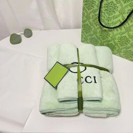 Designer Bath Towel Set Coral Velvet Fashion Towels Face Towels Luxury Wash Absorbent Men Womens Unisex Cloths Towel 2208171D 248h