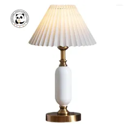 Table Lamps American Retro Pleated Metallic Luster LED Bedroom Bedside Desk Lights Fixture Living Room Study Designer Home Decor