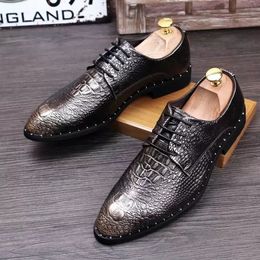 Schema di pelle appuntita di design di lusso da uomo rivetti crocodile rivetti allacciati scarpe da ballo di ballo da ballo in oro rosso nero 38-4 DIHB