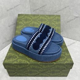 Designer Slippers Denim Fashion Platform Slippers Designer Slides Black pink light blue High Mid-heel Slide Luxury Beach Shoes for women thick bottom brand sandals