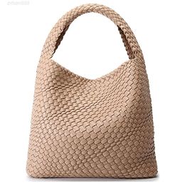 2023 Fashion One-shoulder Handmade Bag Quality Woven Pu Plain Soft Leather Box Innovative Ladies Shopping Basket Tote
