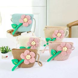 Handbags Sweet Flower Childrens Straw Shoulder Bag Casual Woven Kids Small Crossbody Bags Cute Bow Baby Girls Coin Purse Cartoon Handbag Y240523