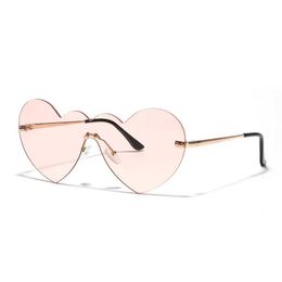 Sunglasses Y2K Borderless Peach Heart Sunglasses Women Large Frame Sun Glasses Fashion Trend Pink Eyewear Y240523
